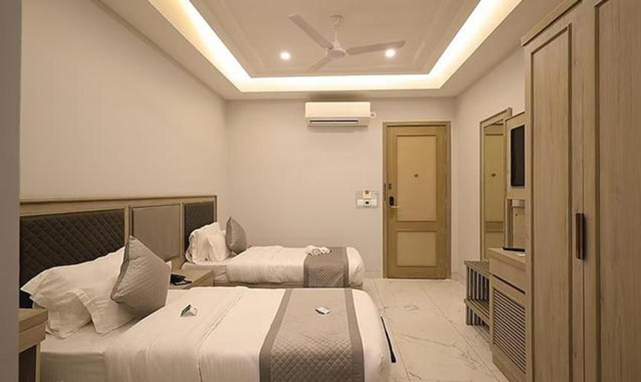 Fabhotel Prime Hampton By Ic'S Noida Exterior foto